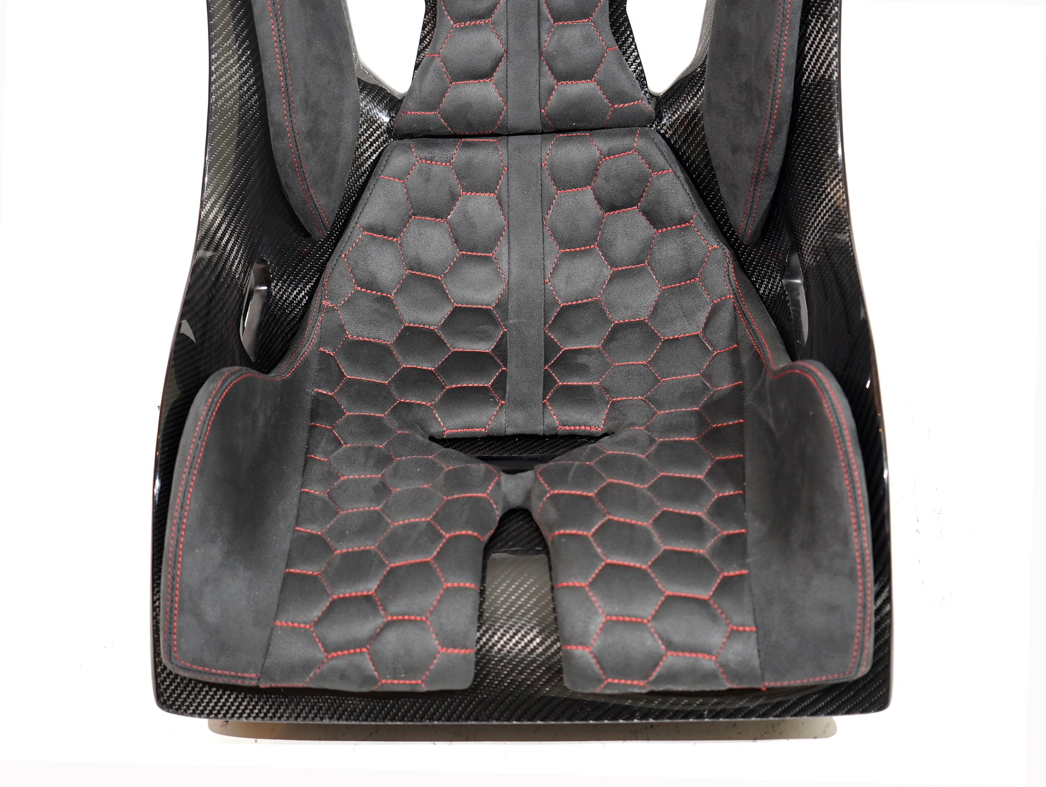 Bespoke performance meets premium luxury. We are proud to introduce this custom configuration for the KevMannz GT-Max Non-Reclinable Carbon Fiber Bucket Seat.
This pair features Charcoal color Alcantara padding, perfectly accented by an intricate Red honeycomb stitching pattern Audi style. We finished this build with distinct Audi S4 logo stitching for the ultimate personal touch. π
Upgrade your ride with the best. DM for inquiries.
