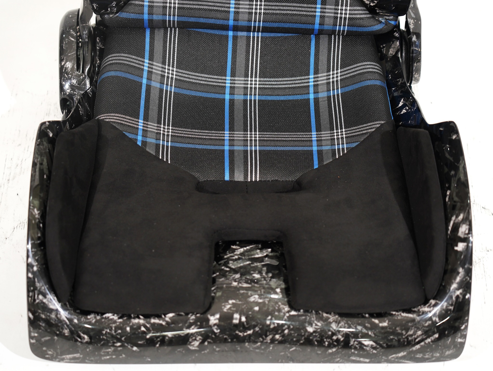 Elevate your cabin to the absolute limit with the KevMannz GT-Touring Reclinable Carbon Fiber Bucket Seats π₯ These seats perfectly blend motorsport DNA with premium luxury!
Stand out from the crowd with a lightweight yet highly durable Forged Carbon construction. We give you the freedom to Customize configuration so the seats perfectly match the unique style of your favorite ride π.
Experience ultimate luxury and body-hugging support with high-quality Alcantara padding. Choose the look that fits your vibe: go aggressive and modern with the red Honeycomb stitching pattern (left), or keep it classic and race-inspired with the Plaid design (right).
Left or right... which one is your pick? Let us know in the comments! ππ
#KevMannz #ForgedCarbon #CarbonFiberSeats #RacingSeats #gttouring #KevMannzGTTouring