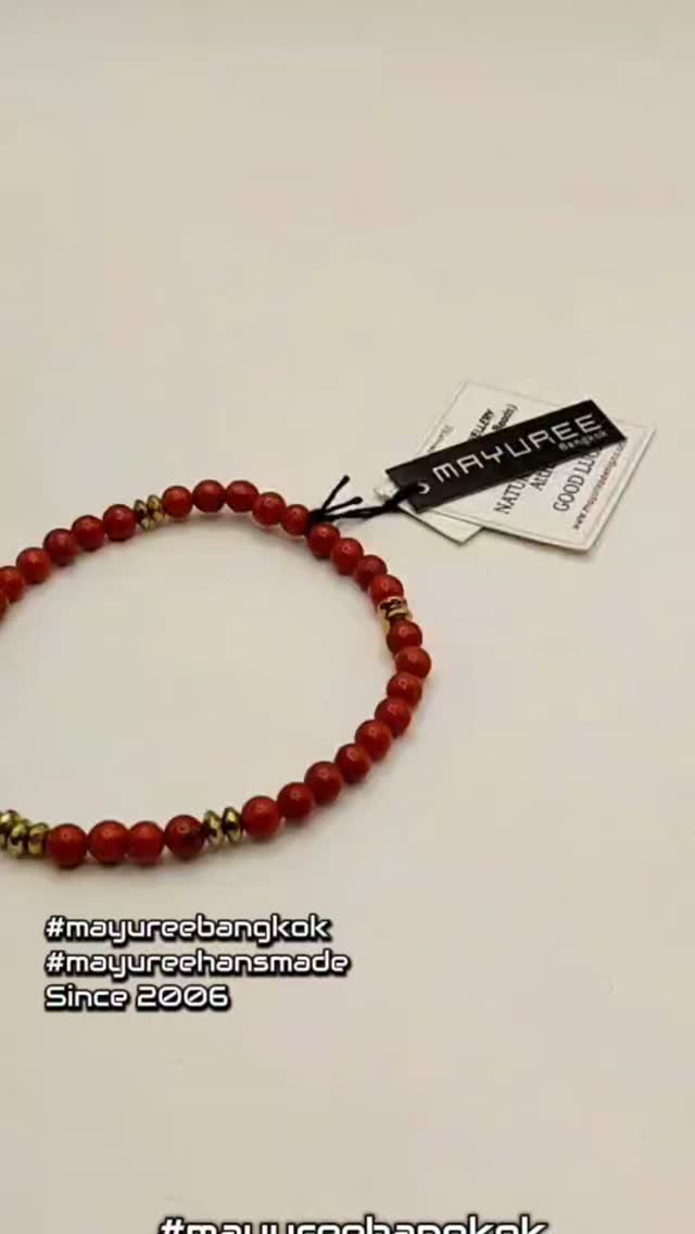 ❤️ Red Jasper Set | เร้ดแจสเปอร์
มีไว้ในครอบครอง… ความเรียบหรูที่ใส่ได้ทุกวัน ✨
เซ็ตสร้อยคอ + สร้อยข้อมือ หินเร้ดแจสเปอร์ธรรมชาติ ตกแต่งด้วย เฮมาไทต์สีเงินและสีทอง ให้ลุคพรีเมียม เหมาะทั้งผู้หญิงและผู้ชาย💕
🎀 สุดคุ้ม สวยยกเซ็ต เพียง THB 8️⃣9️⃣0️⃣.-
🚚 ส่งฟรีทั่วไทย 🇹🇭
Mayuree Bangkok Jewellery✨️
Since 2006 ·
Wear What Matters.
🎯 พิกัด:
Gallery Beyond (Since 2006)
Art • Craft • Design
Unit 072–073, Art Zone Section 7, Soi 1, Chatuchak Market , Kamphaeg Phet Road, Near Gate 2 (ตลาดนัดจตุจักร โครงการ 7 ซอย 1 ใกล้ประตู 2) 🎀
#mayureebangkokjewellery#mayureehandmade #เครื่องประดับแฟชั่น #mayureebangkok #ThaiHandcrafted