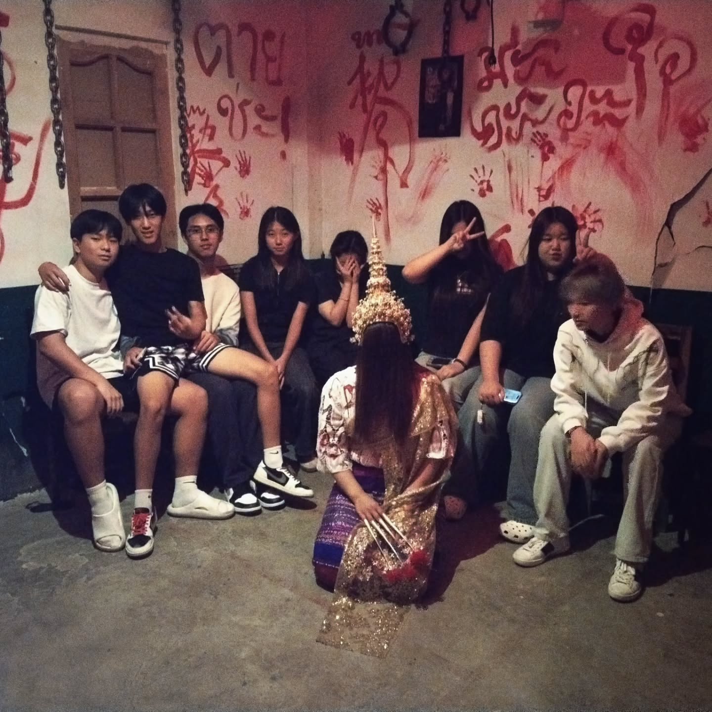 นักเรียนนานาชาติ แดนมังกร #คาเฟ่วัดใจ #คาเฟ่เชียงใหม่ #นักเรียน #นักศึกษา #เกม  #escaperoom #เชียงใหม่ #密室逃脱  #ห้องหลบหนี #สยองขวัญ  #เล่นเกมส์  #เพื่อน  #ท้าทาย #การแสดง #สนุก #หลอน