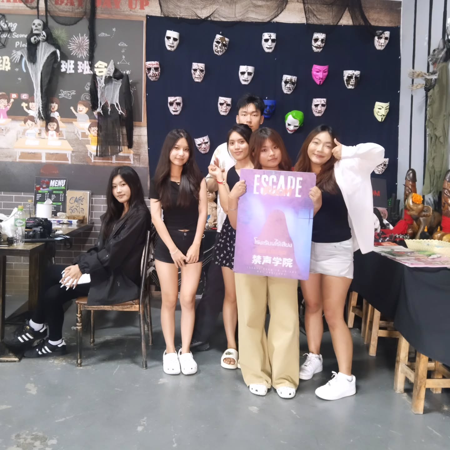 ยังไม่ไหว รอกลับมาแก้มือใหม่ #คาเฟ่วัดใจ #คาเฟ่เชียงใหม่ #นักเรียน #นักศึกษา #เกม  #escaperoom #เชียงใหม่ #密室逃脱  #ห้องหลบหนี #สยองขวัญ  #เล่นเกมส์  #เพื่อน  #ท้าทาย #การแสดง #สนุก #หลอน